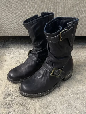 Mihara Yasuhiro - Twisted Leather Engineer Boots