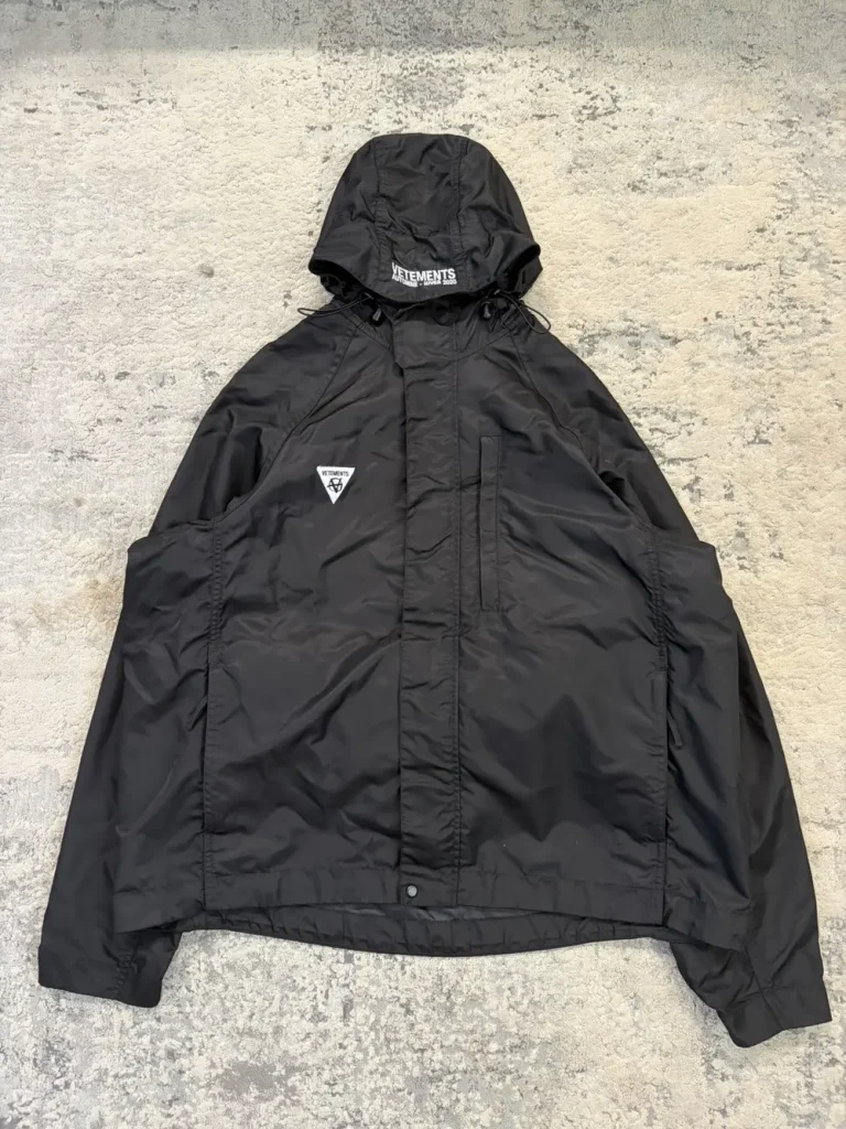 Vetements - AW20 Waist Bag Fanny Pack Nylon Jacket 26x28