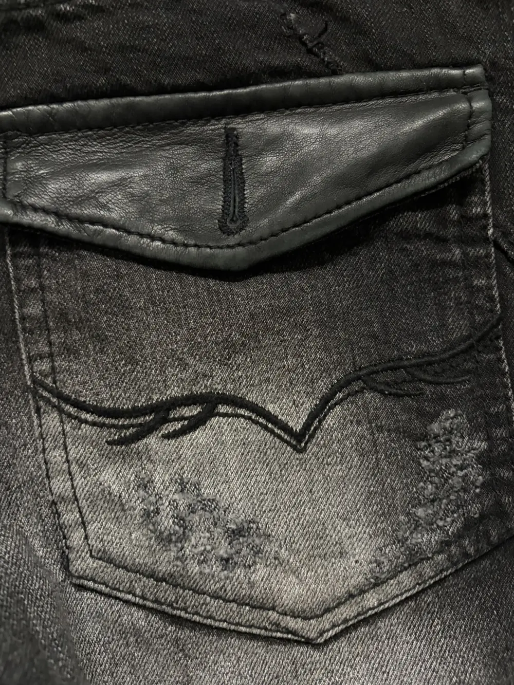 Fuga - Curve Leg Flared Distressed Denim 33x35 - Image 9