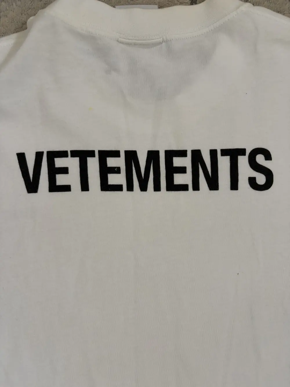 Vetements - AW17 Staff Back Logo T Shirt White 20x28 - Image 3